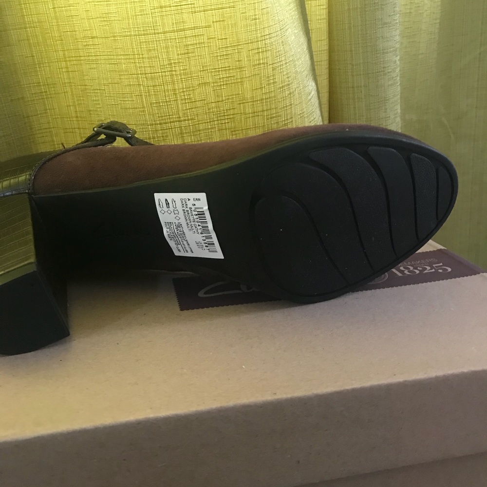 Clarks - Picture 3 of 3